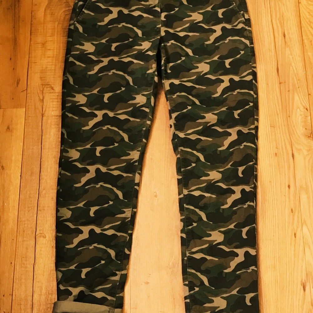 Khakis by Gap camouflage pants